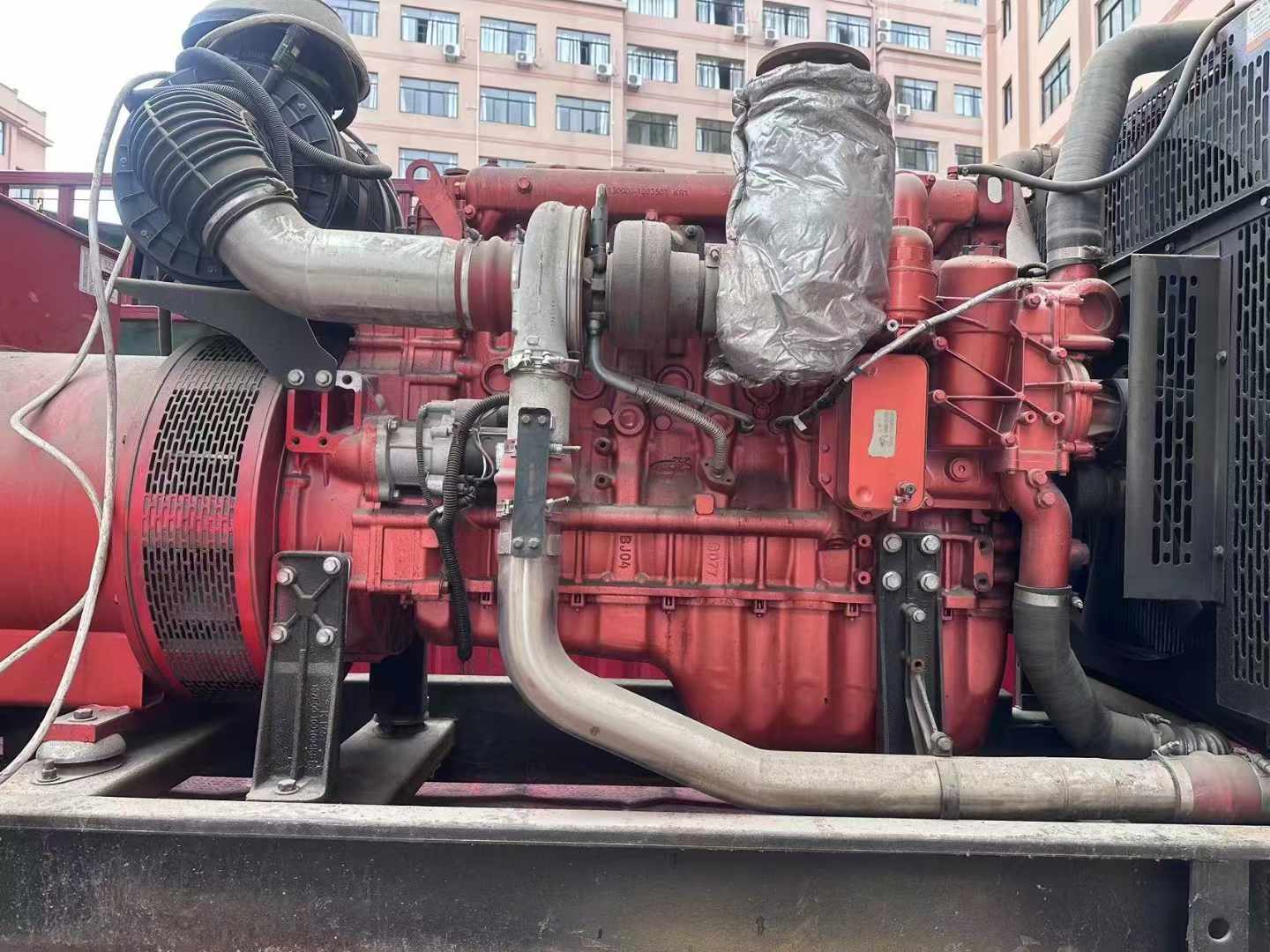 比如如何选择适合 600kW 柴油发电机组的过载保护器？