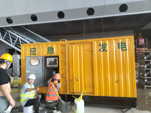 比如怎样判断空气滤清器是否需要更换？